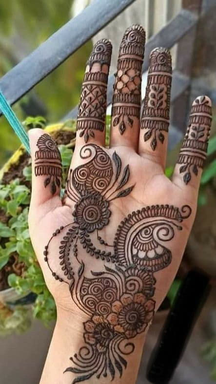 Bridal Mehandi: 20 Bridal Mehandi Designs for Every Kind of Bride | Vogue |  Vogue India